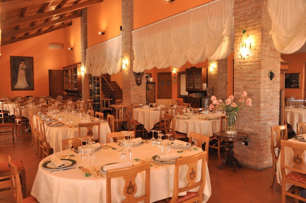 Villa Agriturismo Corte Montini Santa Giuletta Exterior foto